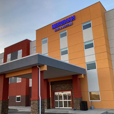 Meridian Inn & Suites Regina Airport Extérieur photo