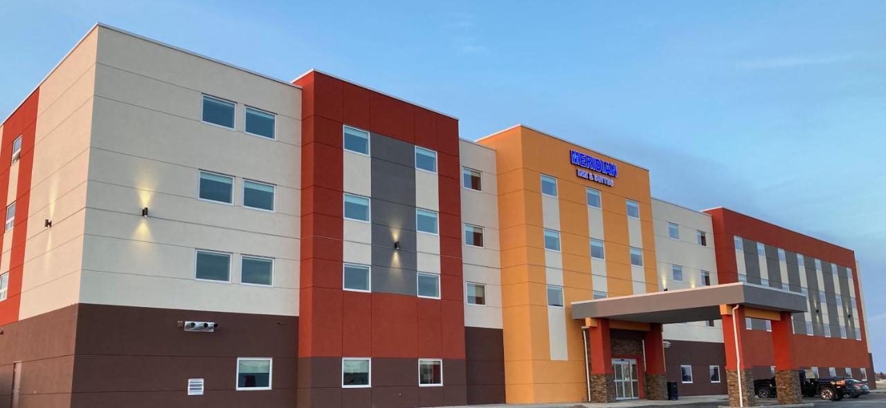 Meridian Inn & Suites Regina Airport Extérieur photo